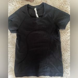 Lululemon black workout t-shirt